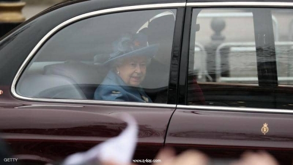 فيروس كورونا الجديد يجبر ملكة بريطانيا على مغادرة قصرها P_1536g6ezo1