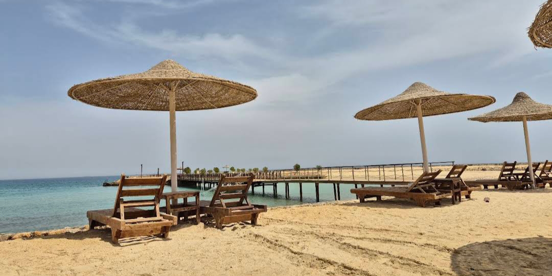 Loly Beach image 5